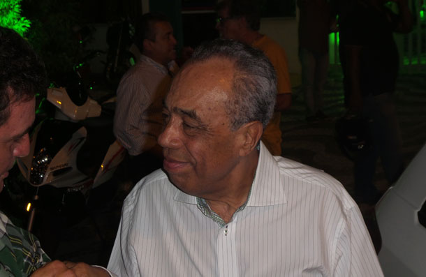 João vai anunciar oficialmente apoio ao senador Eduardo Amorim