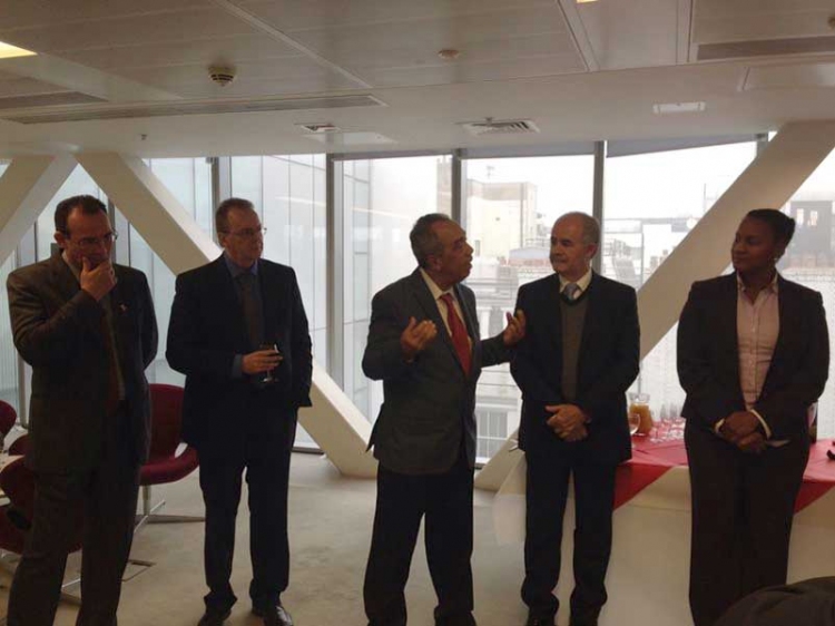 Prefeito encerra evento em Londres