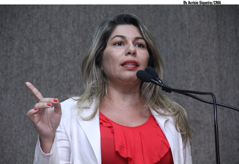 Lucimara afirma que Agamenon é mentiroso