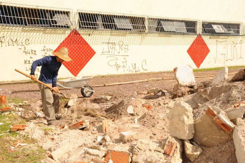 Socorro inicia construção da quadra poliesportiva da Escola José do Prado Franco