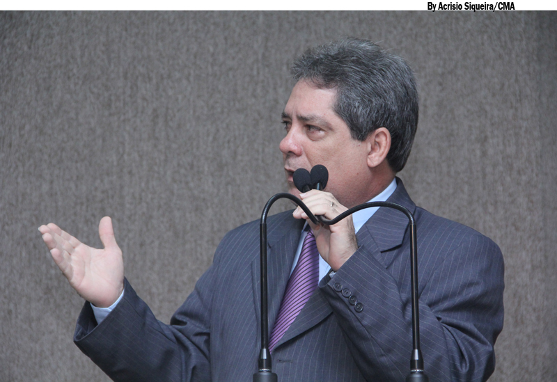 “Clientes da Unimed pagam caro e laboratórios ainda cobram pedágio”, afirma Renilson