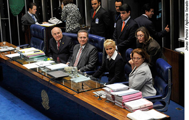 Senado aprova Lei Menino Bernardo “Leia da Palmada”