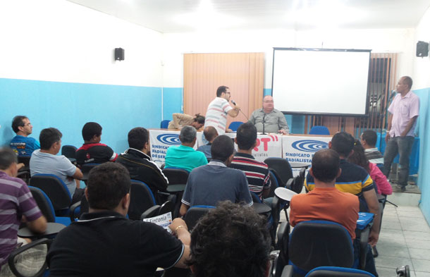 Radialistas de Sergipe querem punição para policial que agrediu jornalista da Infonet