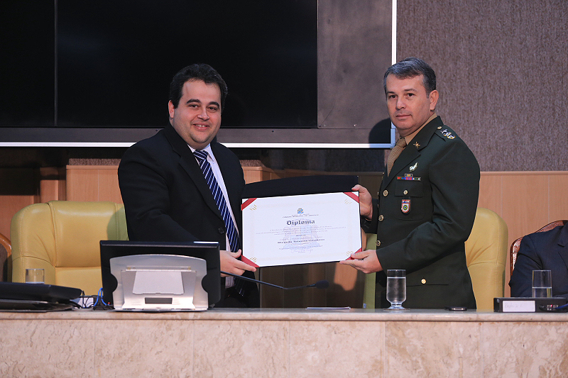 Câmara concede Título de Cidadão Aracajuano ao chefe da 19º CSM