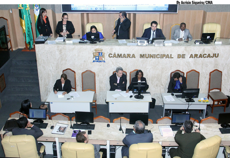 Vereadores aprovam reajustes nos salários dos servidores da CMA