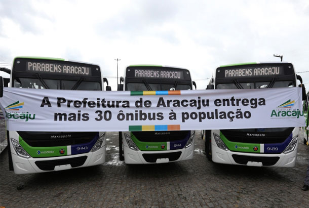 Prefeitura de Aracaju entrega mais 30 ônibus novos à população