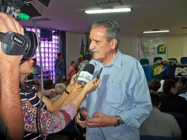 Machado explica que não será candidato mas reafirma apoio a Amorim, Maria e Aércio Neves