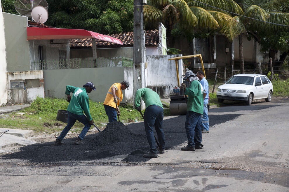 Prefeitura continua cuidando da malha viária da capital