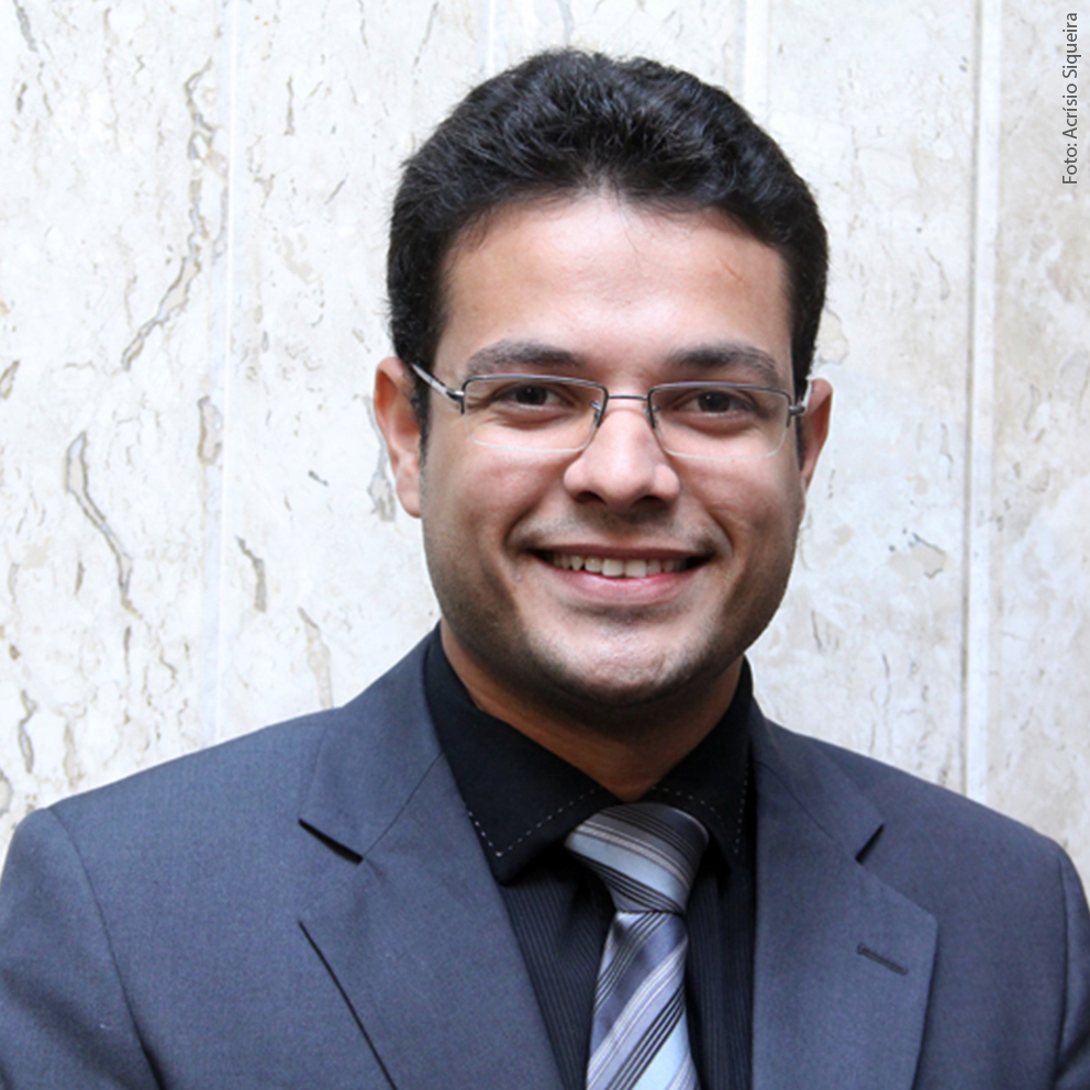 Vereador cobra cumprimento da Lei dos 15 minutos