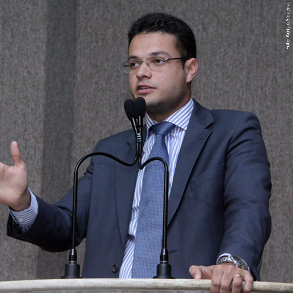 Anderson cobra implantação de redutores de velocidade no Siqueira Campos