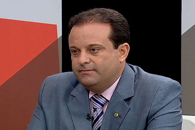 Relator inclui em MP prazo até 2018 para municípios acabarem com lixões