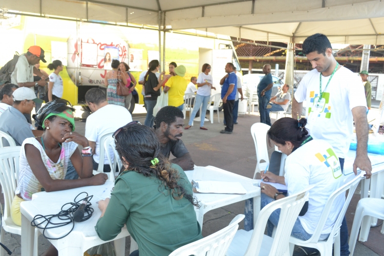 Projeto “Aracaju Acolhe” reúne população de rua em ação