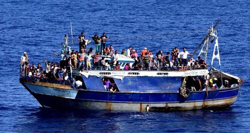 Marinha líbia resgata 170 corpos de imigrantes após naufrágio