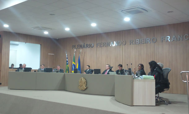 Relatora vota favorável à candidatura de André Moura