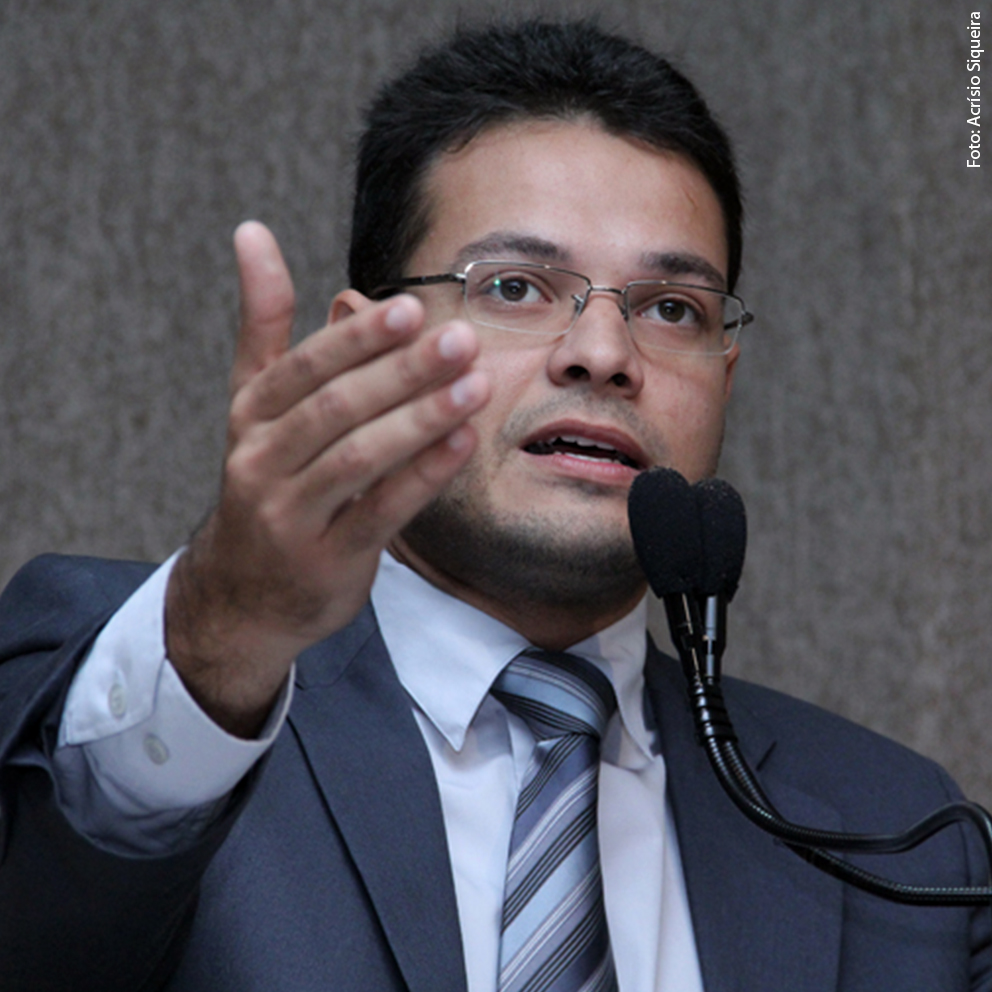 Anderson volta a pedir recadastramento do cartão SUS