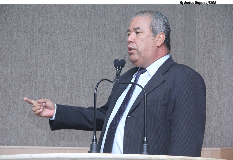 Emmanuel diz que prefeito está devendo aos agentes de saúde