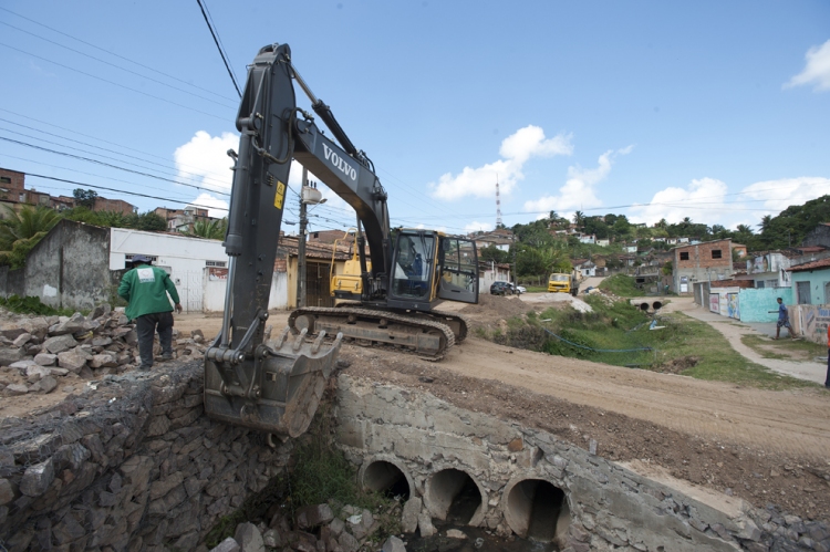 Obra de drenagem no Getimana segue adiantada