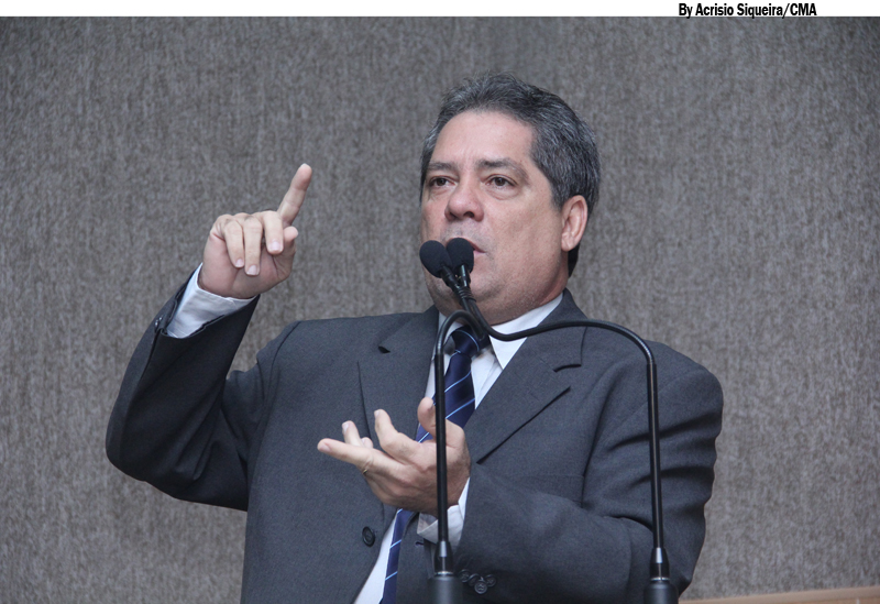 Renilson afirma que vereadora Lucimara Passos quer defender o indefensável