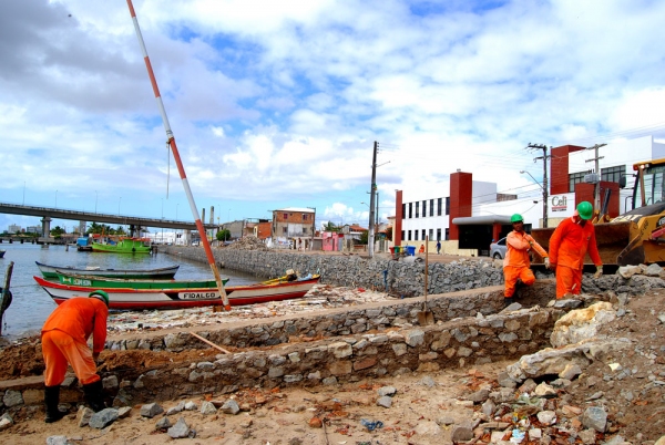 “Estes serviços vão incrementar o turismo na zona norte”, diz Jackson ao visitar obras no bairro Industrial