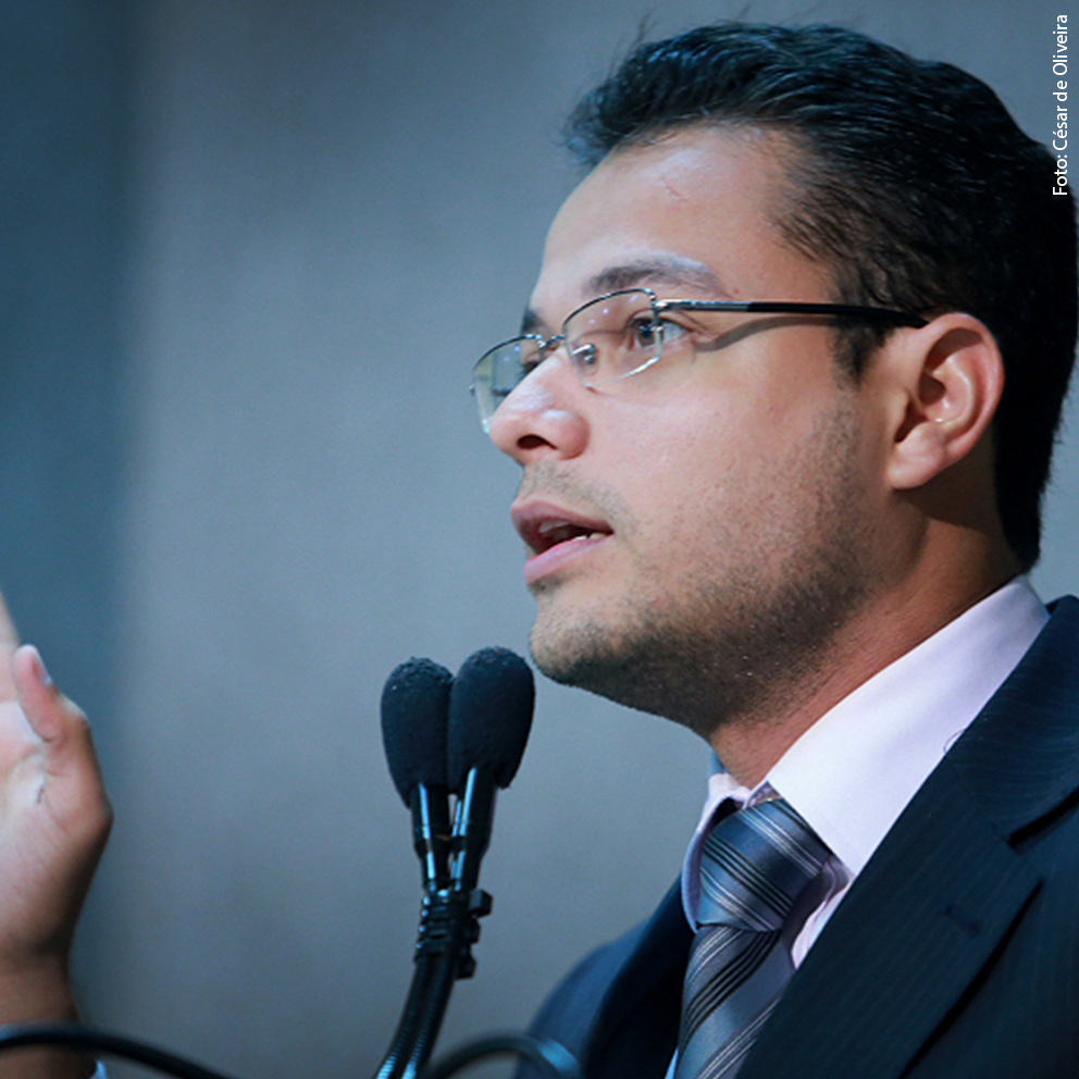 Anderson cobra campanhas educativas para o trânsito