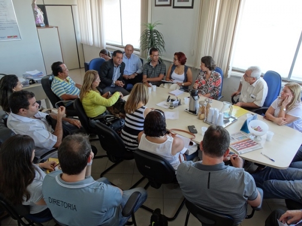 Fundação Hospitalar e trabalhadores dialogam sobre pagamento