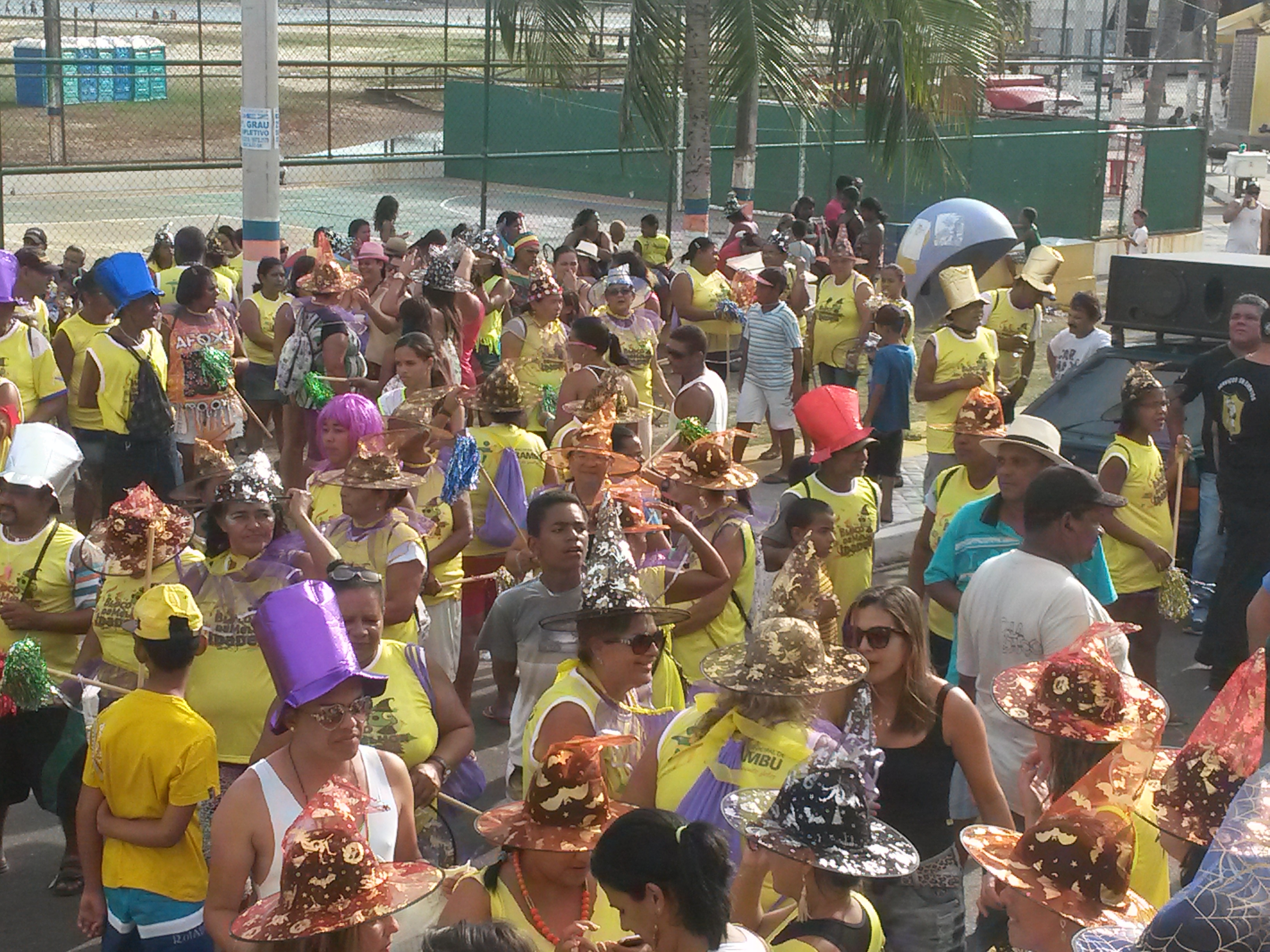 Bloco da “Melhor Idade” anima o carnaval de Pirambu