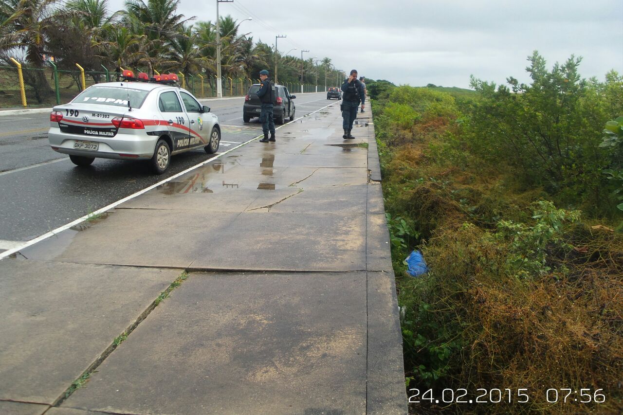 Taxista de Aracaju é assassinado e o seu corpo é encontrado na praia de Atalaia