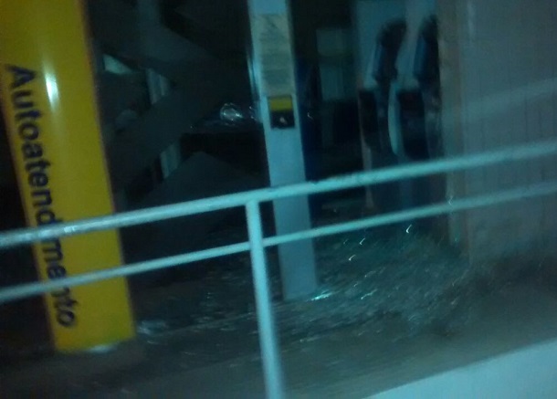 Bandidos usam maçarico para arrombar cofre do Banco do Brasil no interior de Sergipe