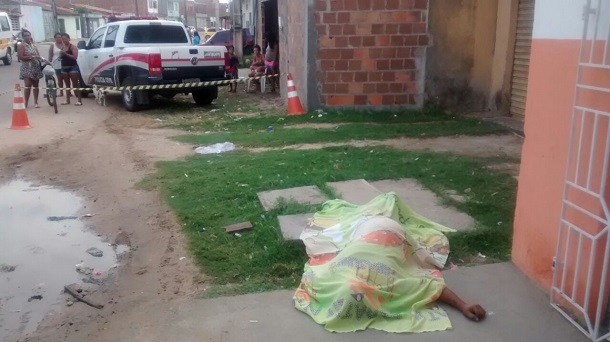 Homem é assassinado a tiros no Bairro Porto Dantas em Aracaju