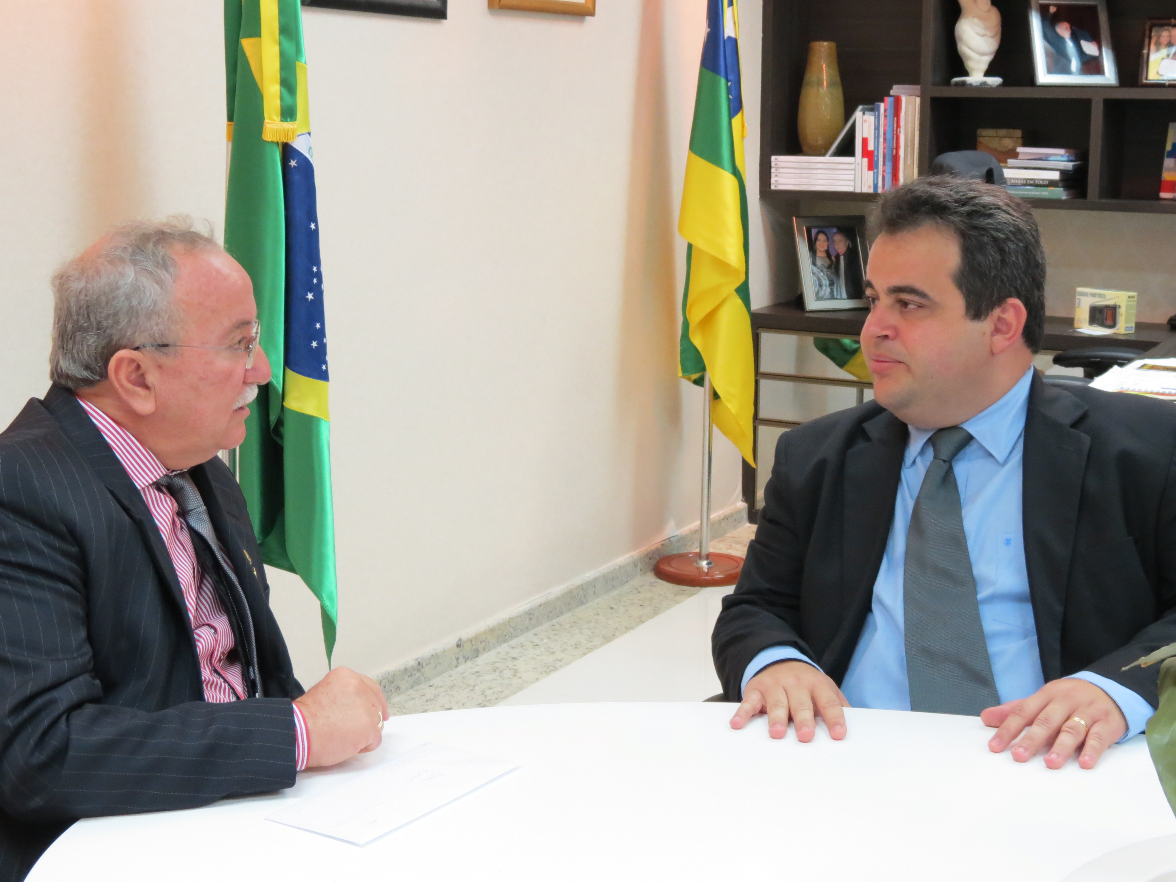 Assembleia Legislativa  e Câmara de Vereadores de Aracaju se reúnem para tratar do sinal aberto da TV Alese