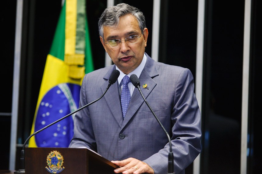 Eduardo Amorim defende municipalização do debate sobre a reforma política