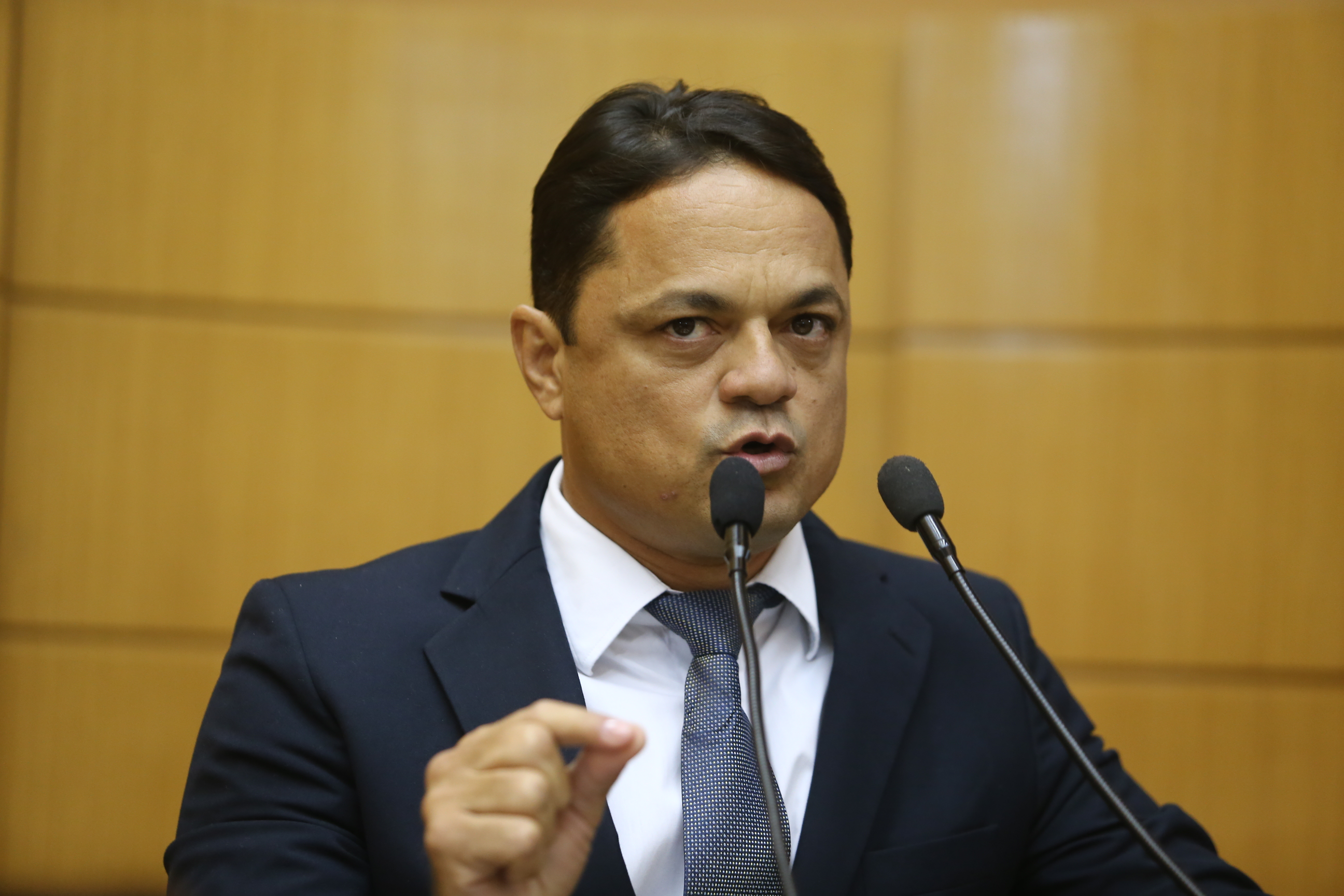 Samuel pede apoio da Alese para lançar campanha educativa contra as drogas