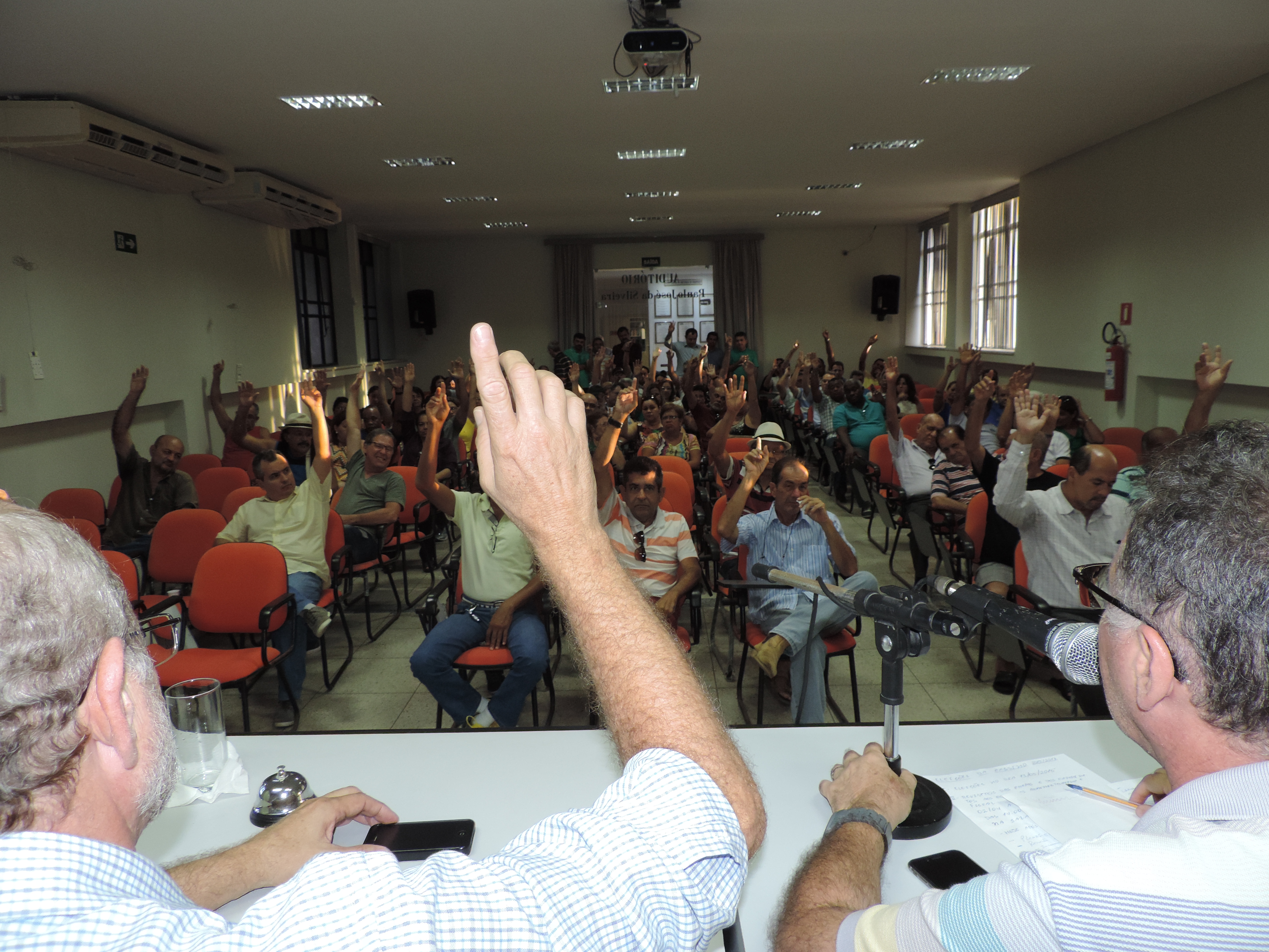 Sindfisco Fisco dá voto de confiança ao Governo e suspende protestos