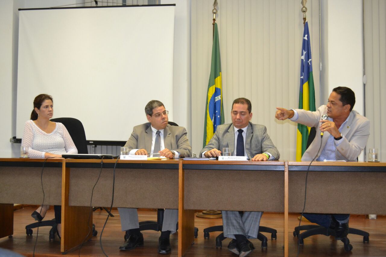 Deputado Capitão Samuel participa de  debate sobre Segurança Pública