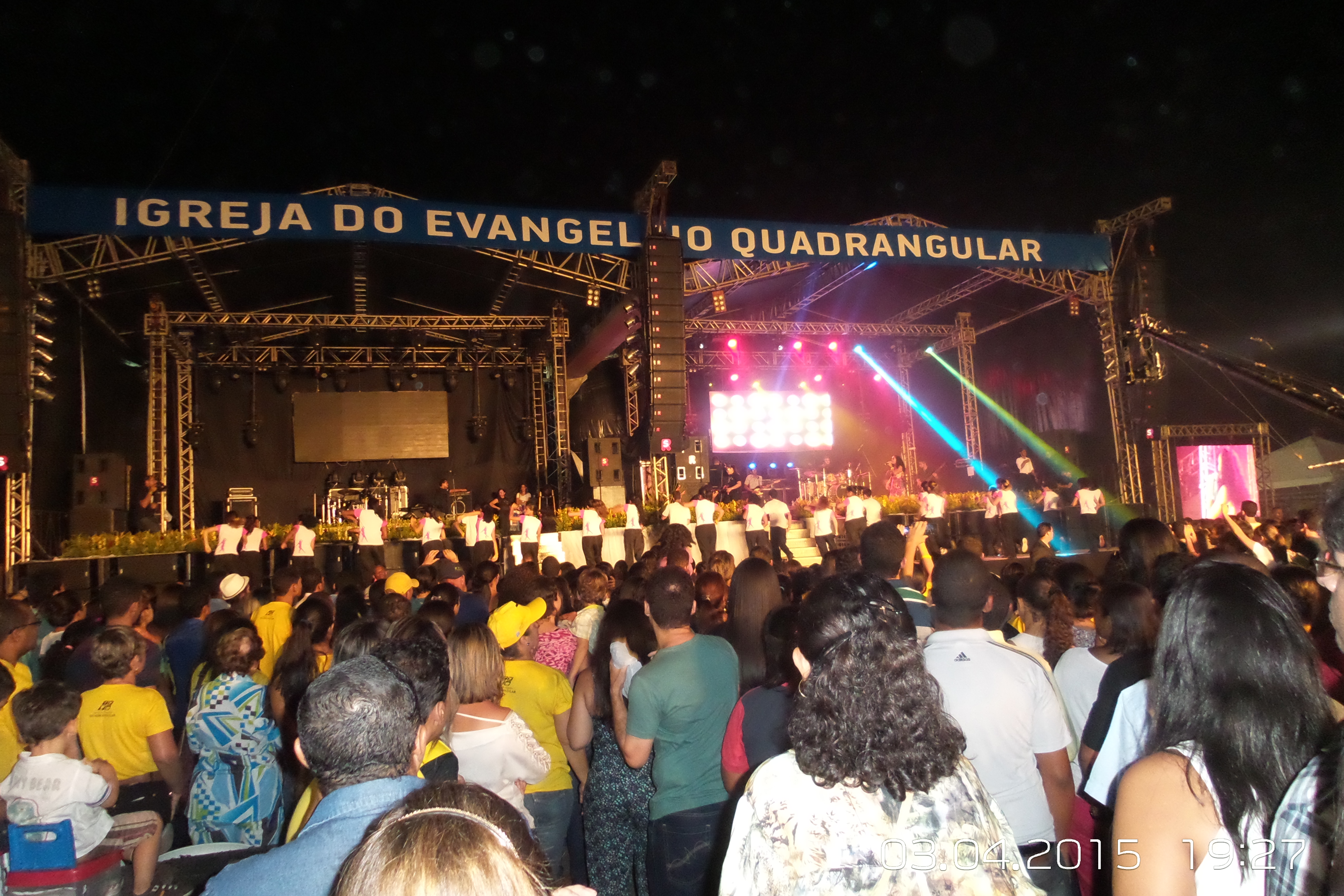 Centenas de pessoas comparecem à primeira noite do “Sermão do Monte 2015”