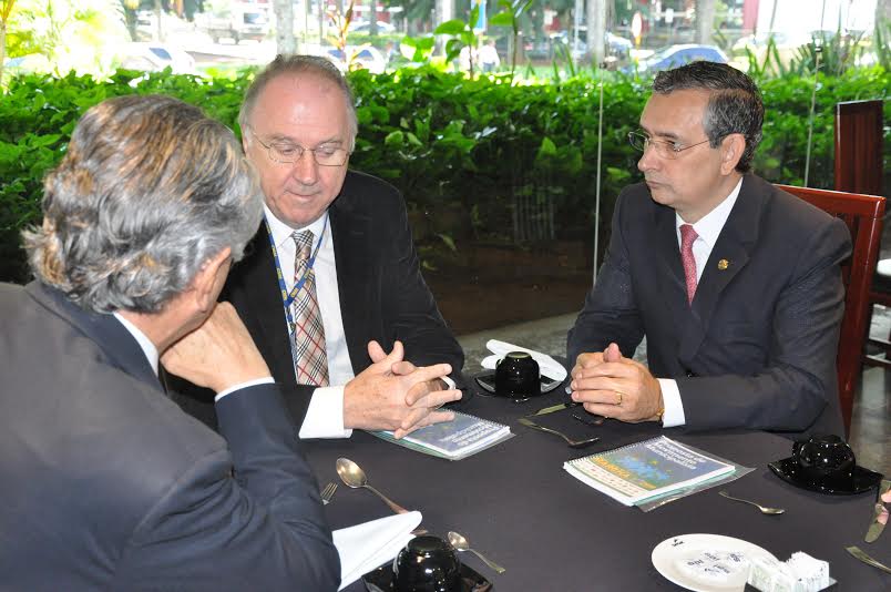 Senador Amorim propõe criação de Comissão Mista para avaliar situação dos municípios brasileiros