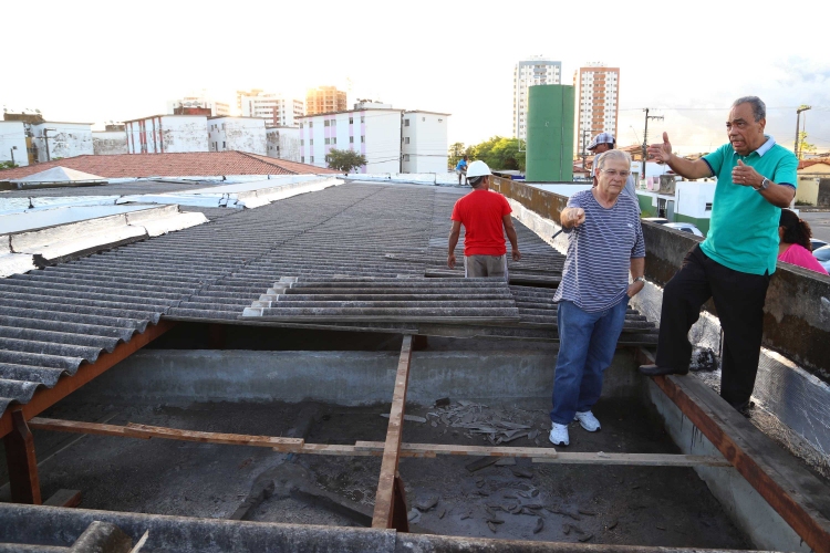 Prefeito de Aracaju visita áreas afetadas pelas chuvas