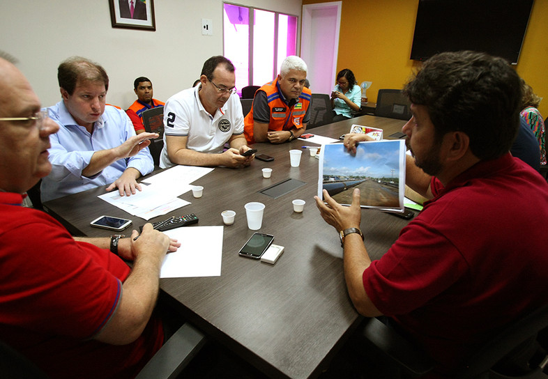 Governo diz que obras emergenciais de adutora podem terminar até sexta-feira