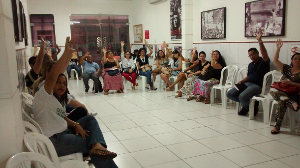 Assistentes sociais deliberam venda de imóvel durante assembleia do CRESS