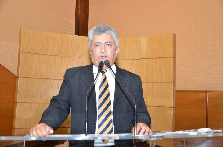 Deputado Dr. Gilson destaca a importância de vacinação e faz alerta sobre a superbactéria KPC