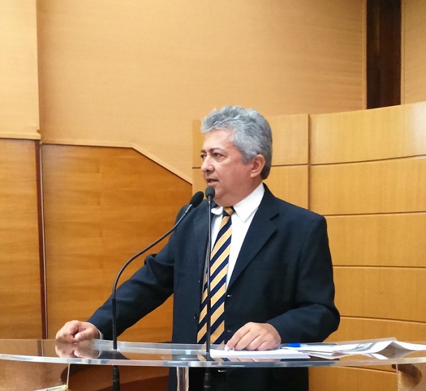 Aprovados Projetos de Lei e Indicações de Gilson Andrade