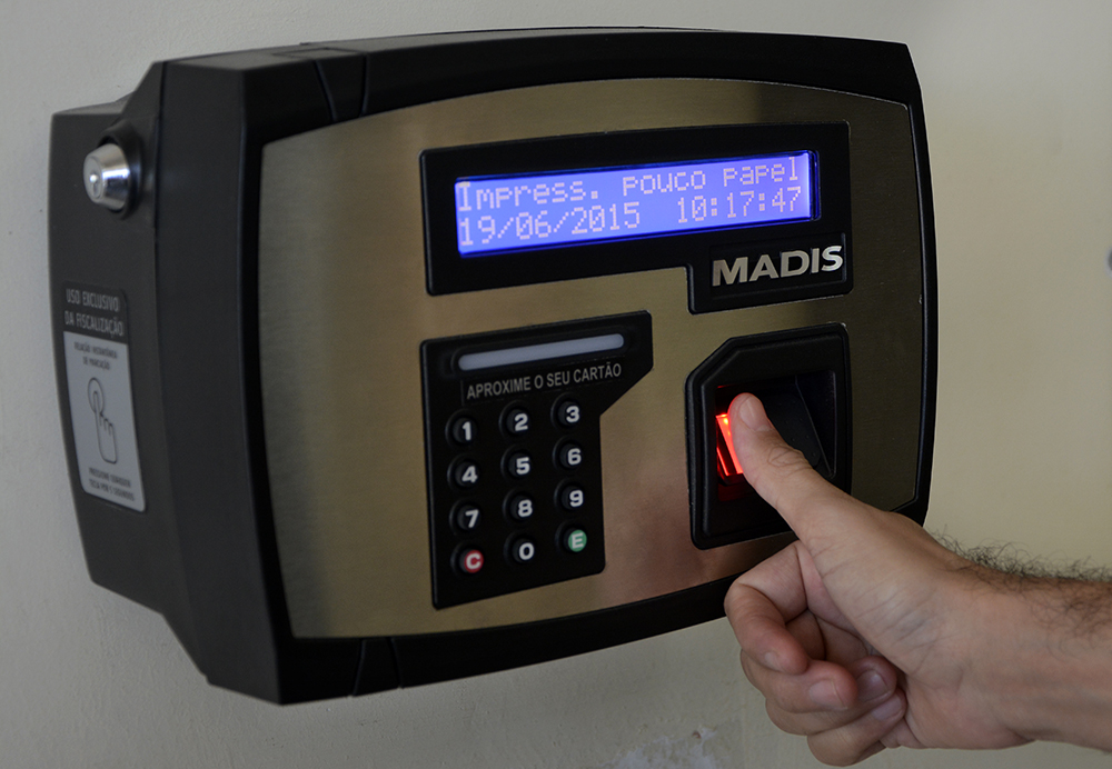 Ponto eletrônico para servidores da SEED começa a valer a partir desta quarta-feira dia 1º