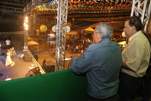 Prefeito prestigia a quarta noite de Forró Caju 2015