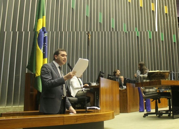 Parecer do deputado Jony  Marcos sobre seguro-desemprego ao agricultor familiar é aprovado