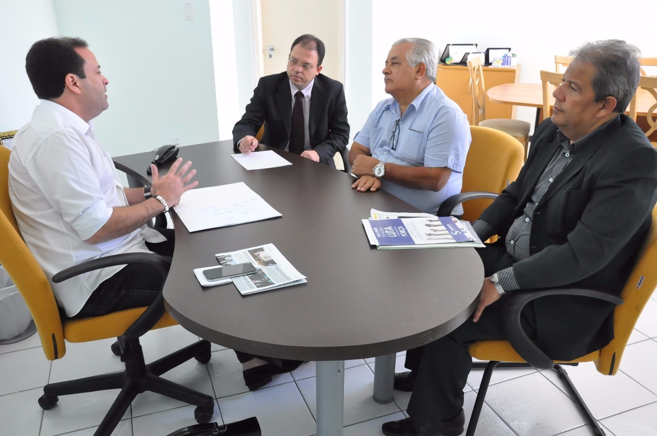 Sindifisco Nacional pede votação da PEC 391 ao deputado André Moura