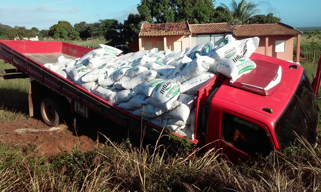 Homem morre atropelado por um caminhão que tentou evitar colisão