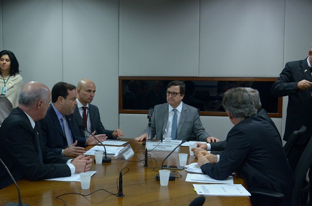 Comissão Especial do Pacto Federativo aprova mais dois intens do parecer de André Moura