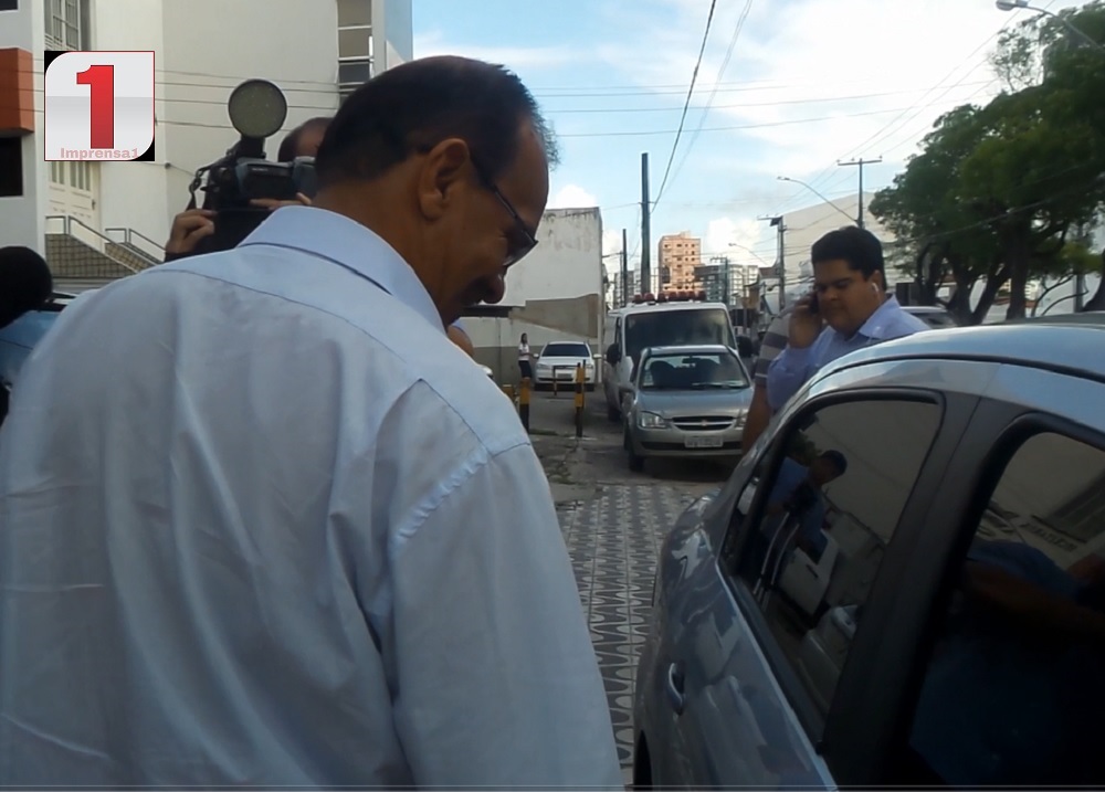 Ex-deputado Mundinho e os outros presos passam por exames no IML