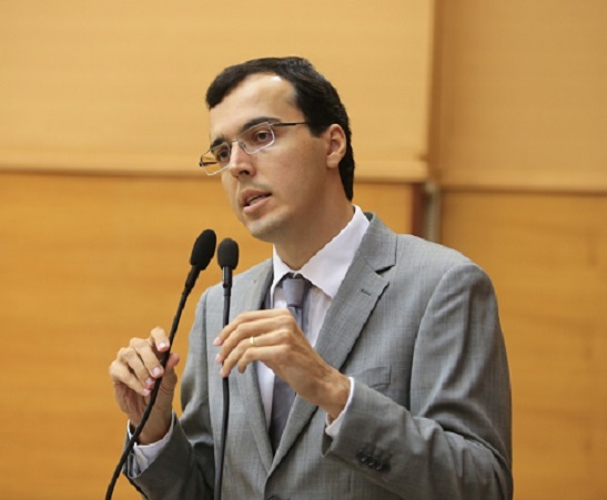 “Parcelamento dos salários é uma crise de gestão”, diz deputado George Passos