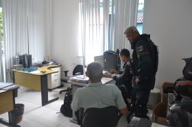 Funcionário do Detran de Sergipe é preso com moto retirada do pátio